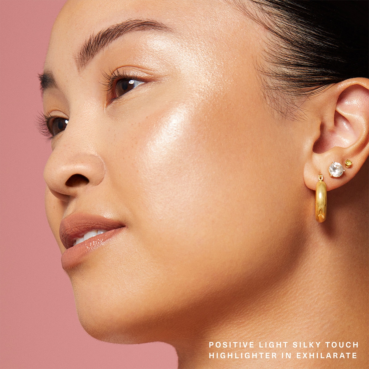 POSITIVE LIGHT SILKY TOUCH HIGHLIGHTER (ILUMINADOR EN POLVO)